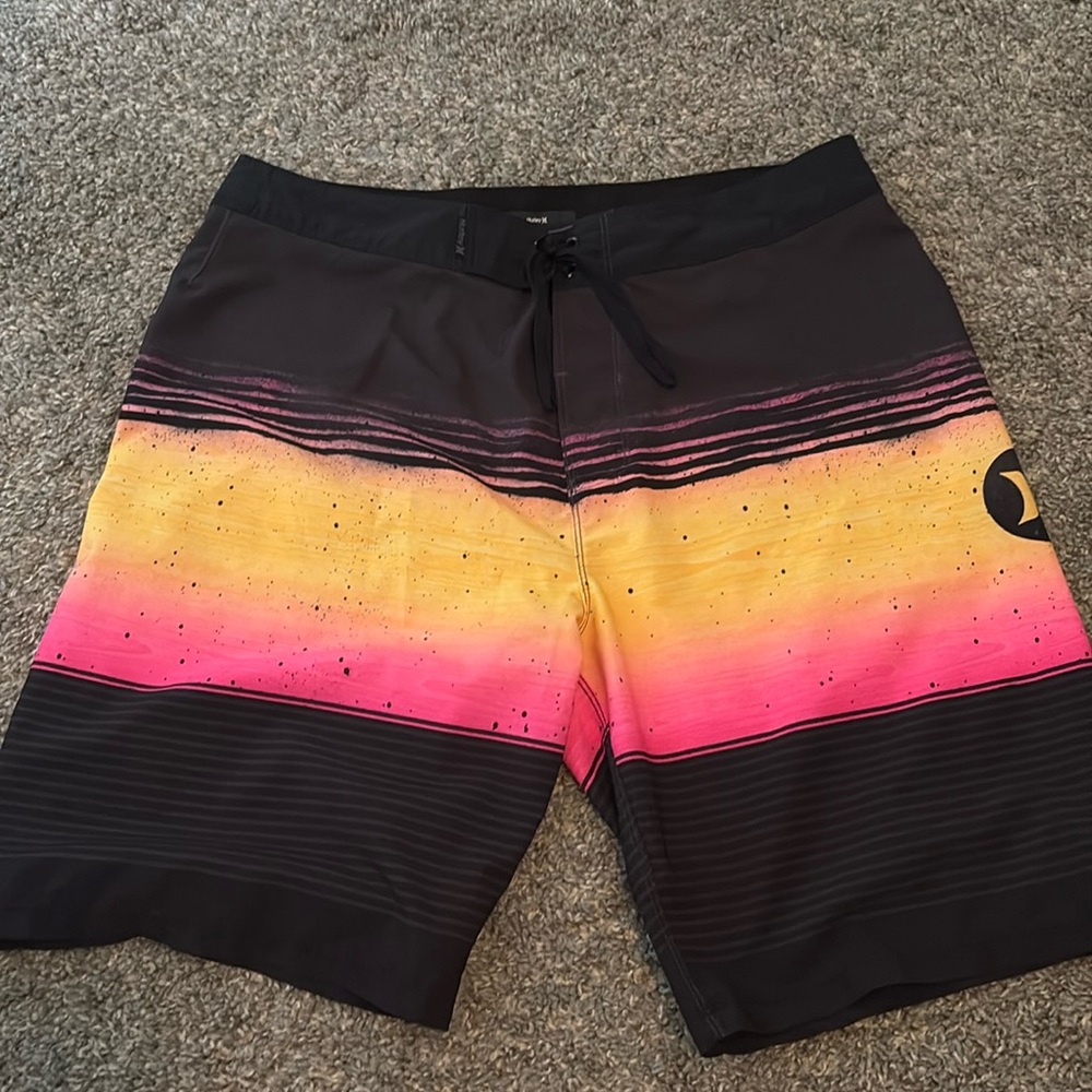Men’s Hurley Board shorts size 32